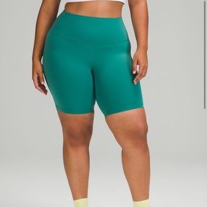 NWT- Lululemon Wunder Train HR Short 8”